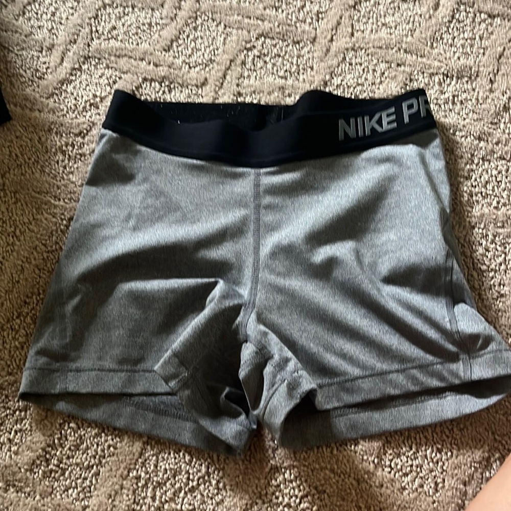 Grey Nike pro spandex